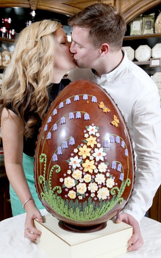 Easy-Weddings-Easter-Egg2-562x900
